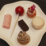 ガストロノミー ジョエル・ロブション - ミニャルディーズ 