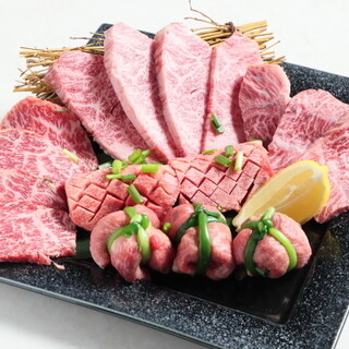 The flavor is concentrated. Feel free to enjoy the rare red Japanese beef