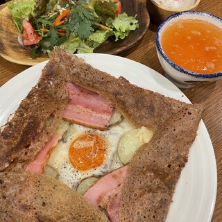 ワインとフレンチおばんざい Bistro DECO_2