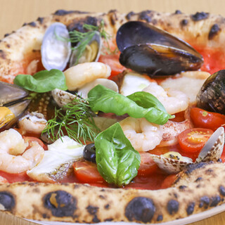 Domestic wheat◆Enjoy “Neapolitan pizza” baked at 400℃