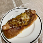 パンやきどころ RIKI - 大山あらびきソーセージ 自家製チリミートホットドック ¥500