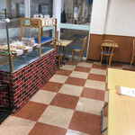 ニューポート - すぐ向こうがターミナルの出入口です