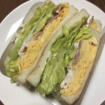 ニューポート - 薄焼き卵の焼きサンド(醤油味)   372円なり