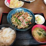 あたみ食堂 - スタミナ炒め定食