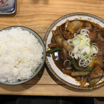 とん八 - レバースタミナ焼、ライス大