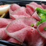 ITO - 料理写真:ローストビーフの表情。