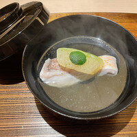 室町 唯 - 