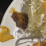 とんかつ波平 - 辛味噌とカラシ