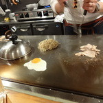 吉祥寺 じゅん粋 - 焼きそば入りました③兵庫のお取り寄せ細麺投入！