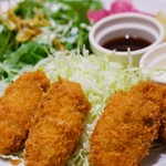 Emit Fish Bar Oyster And Grill - カキフライは4ピース