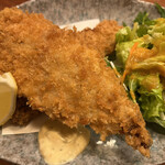 上野 味喜庵 - アジフライ９００円。お刺身と同じものを使っているようで、食べて鮮度が伝わります。ふわふわの鯵は、ソースにもタルタルにもマッチして、とーっても美味しかったです（╹◡╹）（╹◡╹）