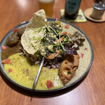 スパイスカレーまるせ - あいがけ2種(本日のカレー&グリーンカレー)＋海老しそグリーン