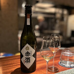 蒼 - アイスクリームに使った「赤酒」を、お味見させていただきました。
      とってもふくよかで、嫌な雑味ゼロ。
      これ、美味しい！