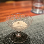 蒼 - スペシャリテの新玉ムース。
      玉葱の甘さとなめらかさ、これもいつも楽しみな一品。