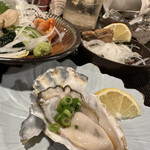 立川CLAMS - 生牡蠣（長崎 諫早湾産） 500円。