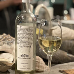 立川CLAMS - カーサ・マデロ・シャルドネ（白ワイン） 850円。