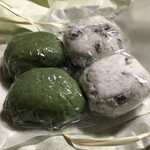 埼玉屋 - 草餅、豆大福　各160円　ビニールの個包装