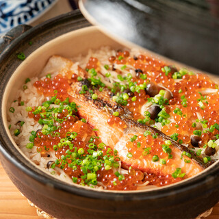 ＜Try the famous earthenware pot rice♪＞