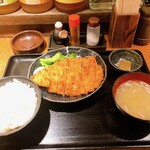 キッチン＆リカー遊ｙａ家 - ジャンボチキンカツ定食