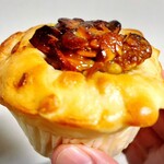 ニコニコ堂 - キャラメル味のクルミのパン