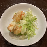 雅苑酒家 本店 - エビマヨですがリンゴと和えてありました