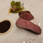 ザ・フジヤ - 国産牛フィレ肉のロティ　根セロリのピュレと赤ワインソース。