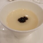 ザ・フジヤ - 蕪のポタージュ　トリュフ添え。