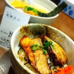 らーめん 謙正 - チャーシュー飯(￥350)。奥にハーフを並べて。
