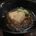 酒盃 - 蕎麦の実を入れた揚げ出し