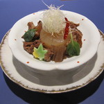 Kawashou - 【ふろふき大根と牛筋煮込み】柔らかく煮込んだ牛筋肉と、昆布ベースであっさり炊き上げた大根とのコラボレーションが絶品です。