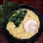 横浜家系ラーメン 一閃家 - 20230127醤油ラーメン