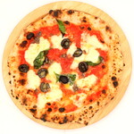 橄欖和小銀魚的披薩