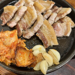 韓国料理とサムギョプサル 豚まる - 