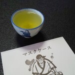 蕎麦処 一休 - 提供されるお茶(R3.10.27撮影)