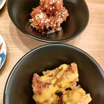 わらいや和歌山城 - ヤムニョムチキン、ハニーマスタードチキン