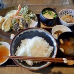 友福丸 - 「天ぷら定食＆茶碗蒸し」いただきますミャ
