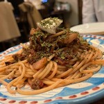 食堂みあくち - 羊とビーツのスパイスミートソース