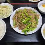 中華料理 三喜 - 日替わり 豚肉とニンニクの芽炒め定食