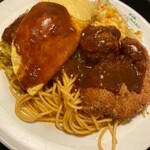 ニッキー・アースティン - 706番、ドライカレー、チキンカツ、2種類のコロッケ、トマトパスタ。