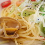 春キャベツとあさりのパスタ！あさりと野菜♪レモンを搾るとさらに美味しい♪