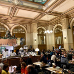 Brasserie Federal - 活気のある店内