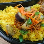 Boms Curry - 野菜のアチャール・サフランライス