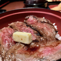 赤坂 津つ井 総本店 - セットの名物ビフテキ丼