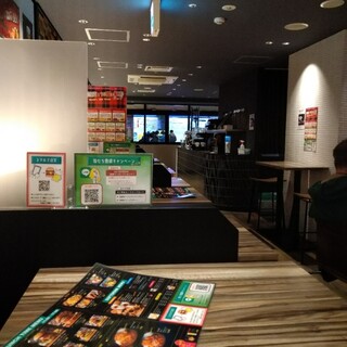 Z BURGER&クラフトビールタップ_2