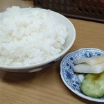 江ちゃんラーメン - 小めし＆漬物…旨いよ(⁠θ⁠‿⁠θ⁠)