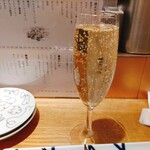 Awayoku Bar - ★こぼれスパークリング 590円 泡が無くなるとごらんの量！量も少ないし味もイマイチでCP悪い！