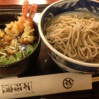 日本橋　本陣房 - 名物つけ天そば
                
                すげーボリュームだ