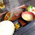 焼き処勝ちゃん - びえいバーグ定食