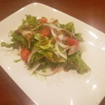 ITALIAN gufo - 玉ねぎの黒胡椒サラダ
