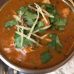 スパイス・ツリー - 「マトンひき肉とネパール山椒」と「spice treeチキン」の2種盛りのチキンカレー
